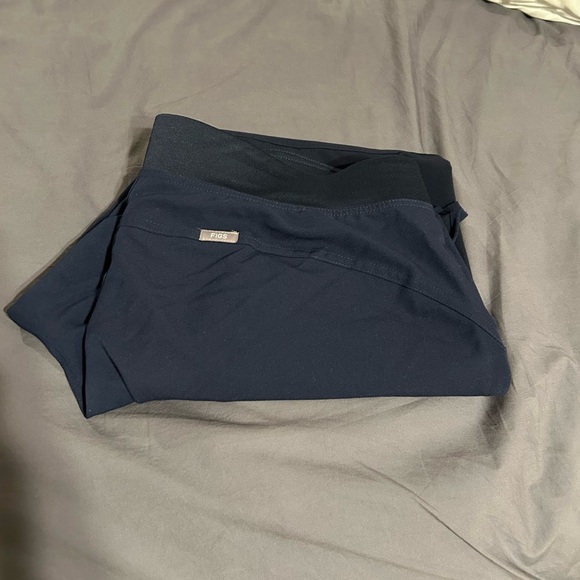 Figs Kade Cargo Pants-Navy - Picture 3 of 3